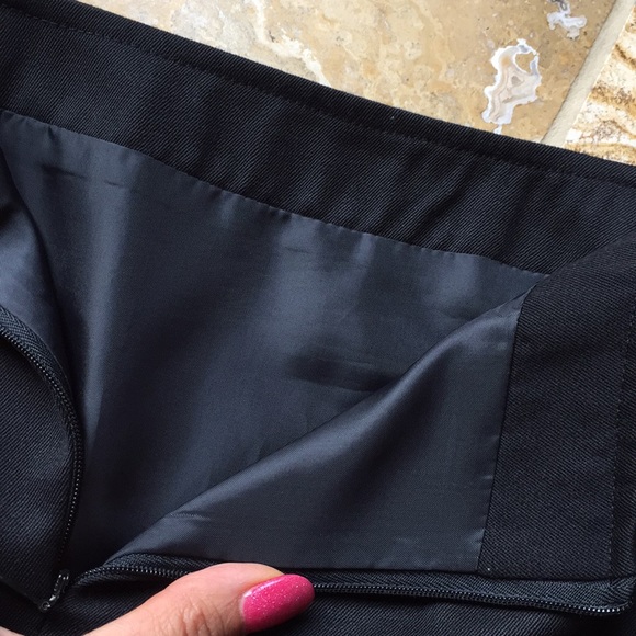 Just Clothes 100%Wool black skirt 29”W 19”L 41”Hip - Picture 7 of 8